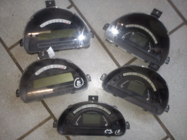 P9660225780D Tacho Citroen C3 Benziner