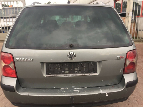 VW Passat 3BG kombi Stoßstange hinten mit PDC in Stonehengegrey metallic LA7S