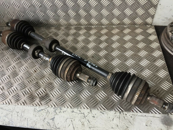 Antriebswelle links Honda Civic VII 1.7 CDTI 74KW 4EE2 Motor 2003 Baujahr