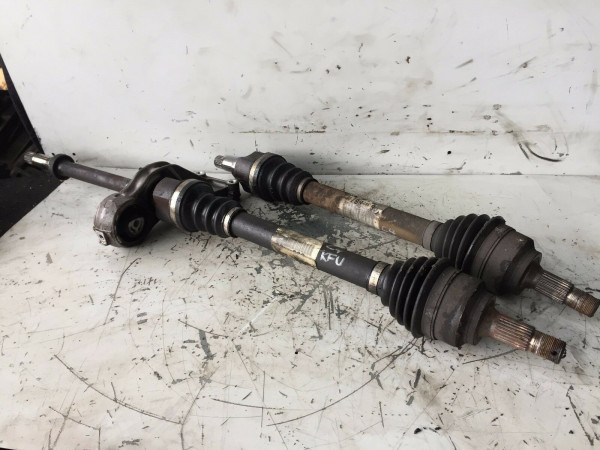Antriebswelle Citroen C4 1.4 16V 88PS KFU Motor 2006 Baujahr