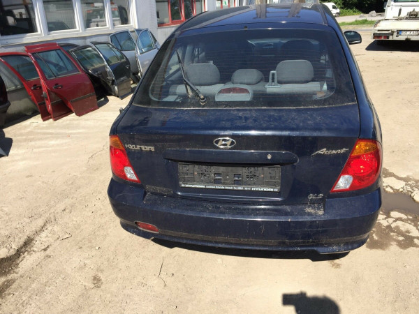 Hyundai Accent II Heckklappe in Blau 2003 Baujahr 4 Türig