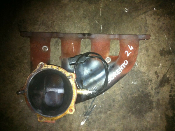 Krümmer Auspuffkrümmer Kia Sorento 2.4 G4JS Motor
