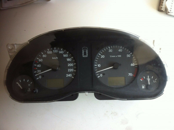7M0920821J Tacho VW Sharan 2.8 V6 Automatik 1999Baujahr